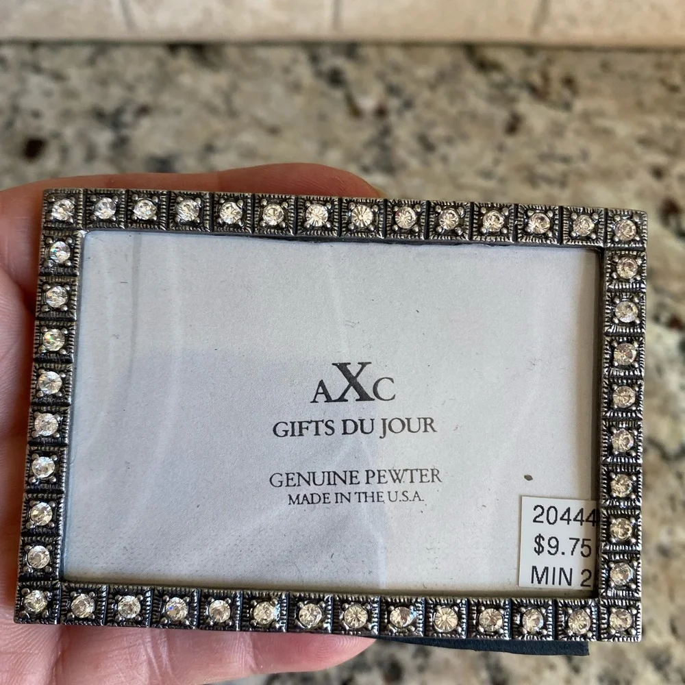2 FRAMES AND A BOX!